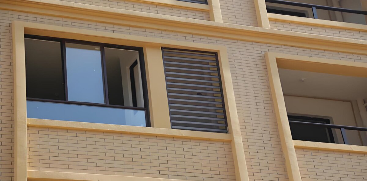 房屋外墻門窗滲水、開裂修繕！(圖1)